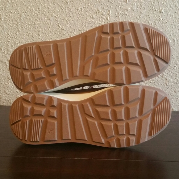 ●SOLD● NWT Women's Universal Thread Bergen Quilted Hiker Tan Ankle Booties Boots - Picture 10 of 10